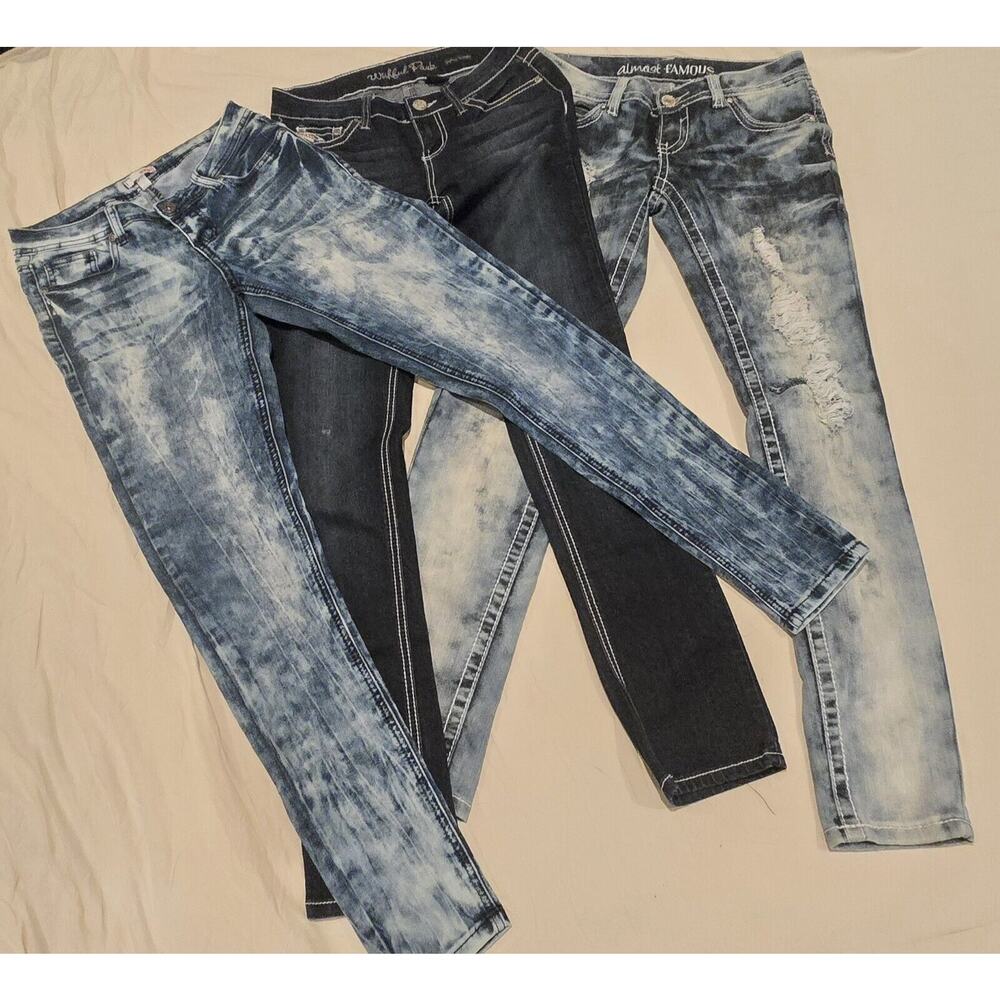 Lot Of 3 Womens Jeans Size 5 Bongo Almost Famous Wishful Park Bleached Destroyed